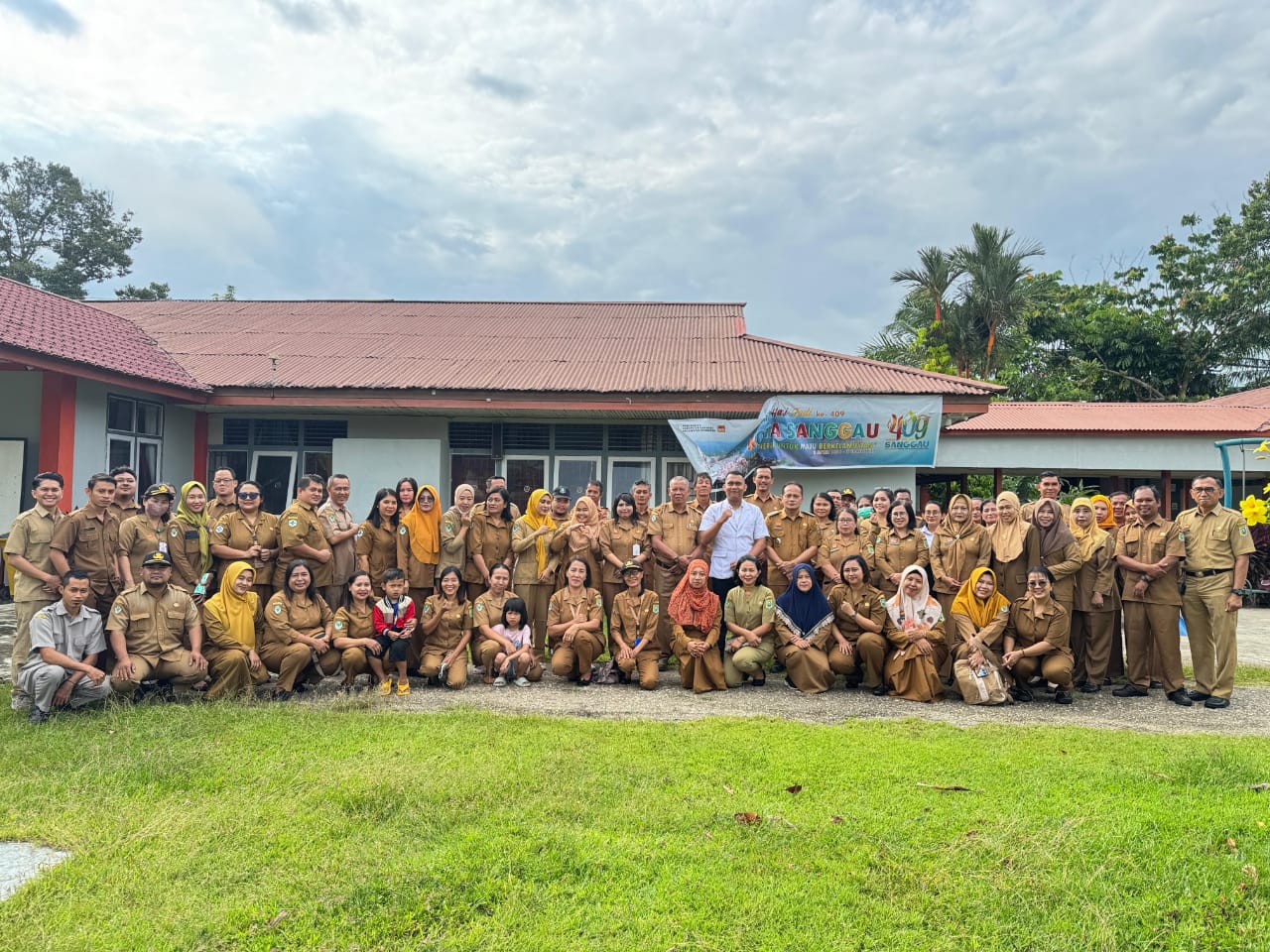 Apel Gabungan Lintas Sektoral Kecamatan Kembayan Pada Hari Pertama Masuk Kerja, Selasa 8 April 2025